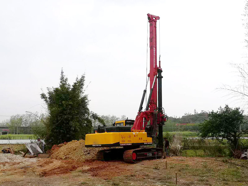 鉆孔機(jī)怎么打地基？地基好工具